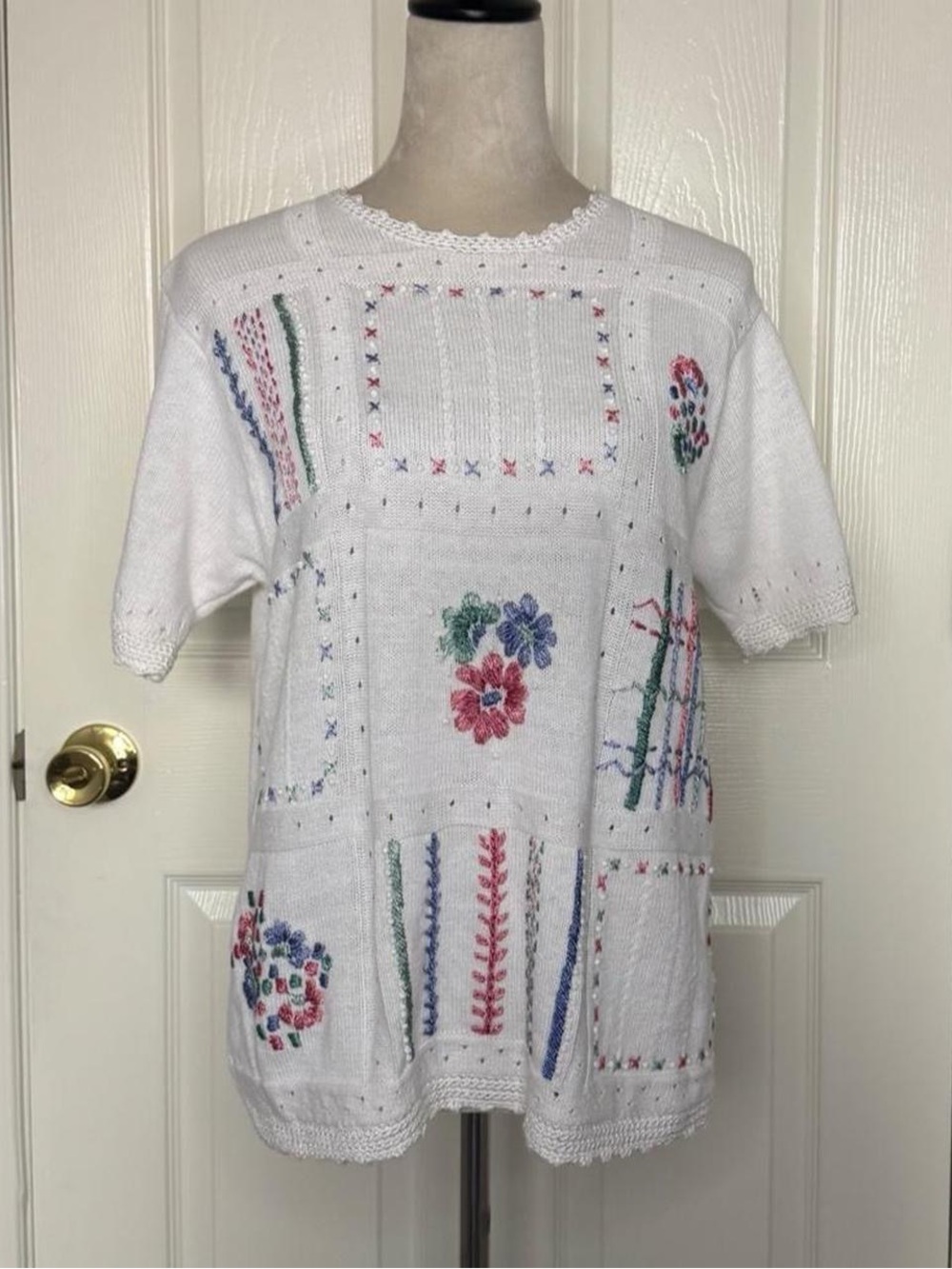 Vintage GW white short sleeve floral embroidered beaded sweater M - 90's cottage
